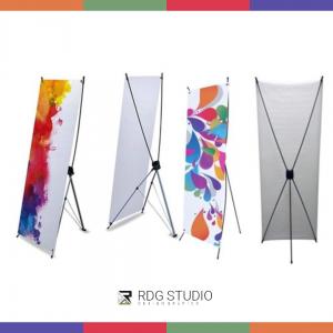 Banner com Suporte X Lona Brilho 340g - 80x180 cm 4x0 - Colorido Frente -   Estrutura Inclusa - 4 Ilhóses